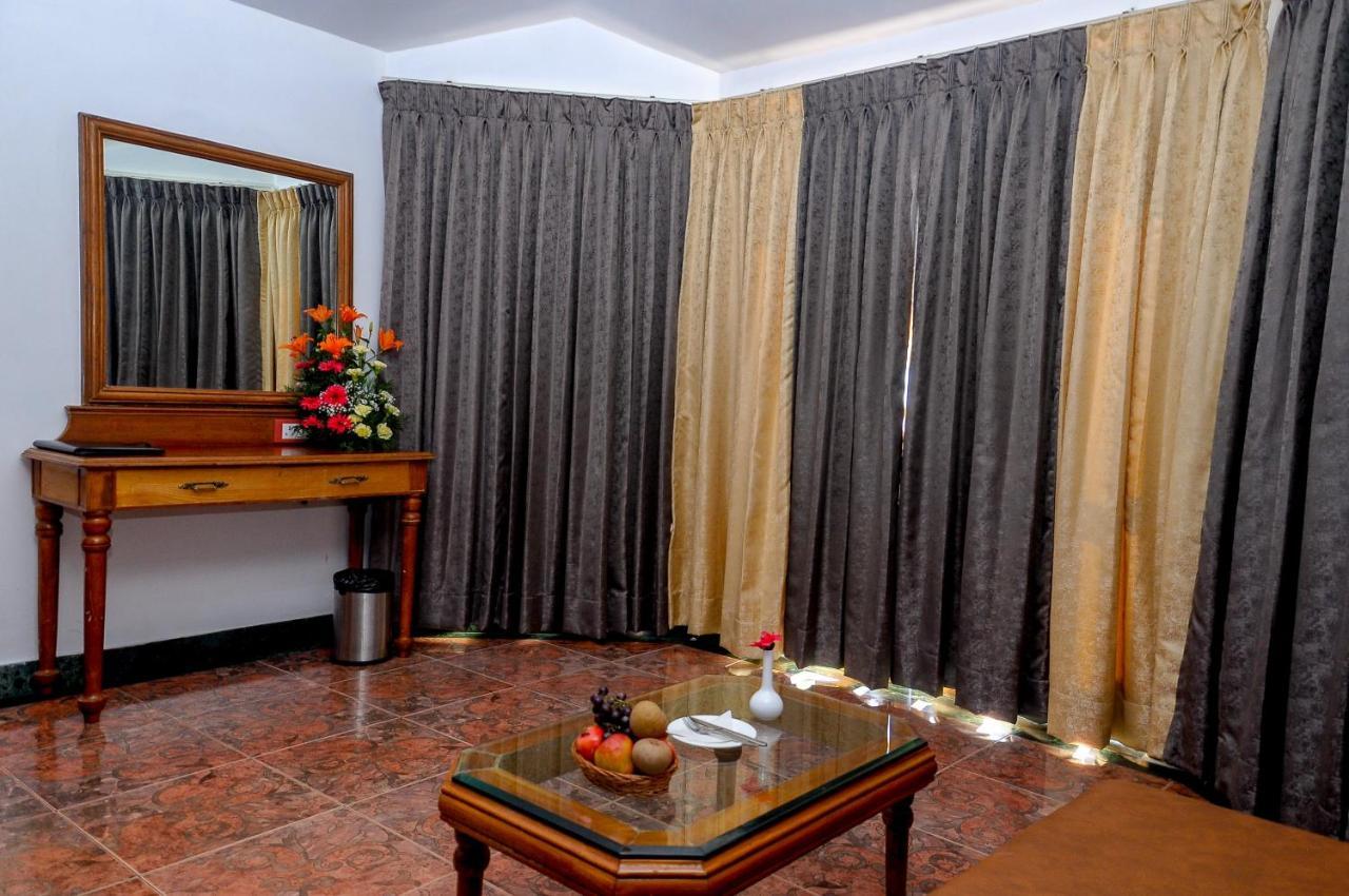 Hotel La Montana By Tgi à Ooty Extérieur photo